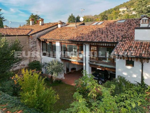 Villa Indipendente in vendita a Zona Nord, Brescia