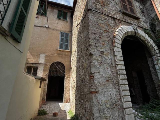 Villa Indipendente in vendita a Zona Centro, Brescia