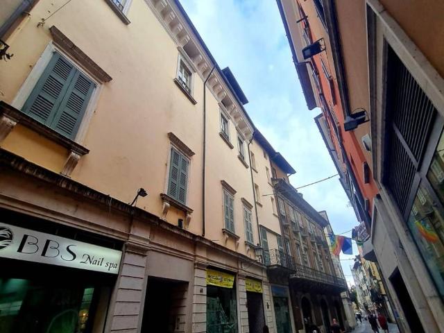Villa Indipendente in vendita a Zona Centro, Brescia