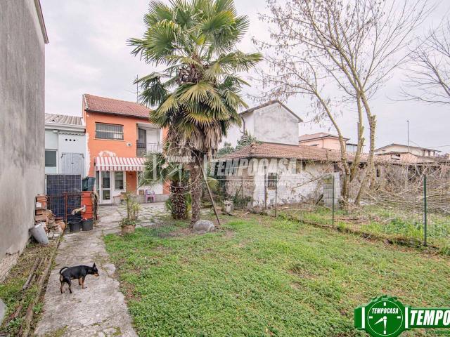 Villa Indipendente in vendita a Bressana Bottarone, Lombardia