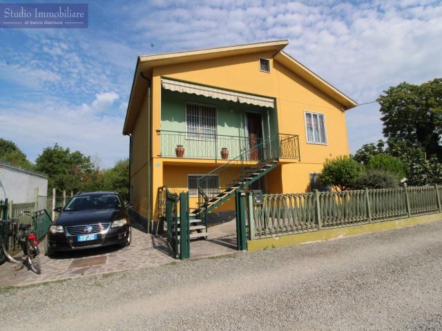 Villa Indipendente in vendita a Bressana Bottarone, Lombardia