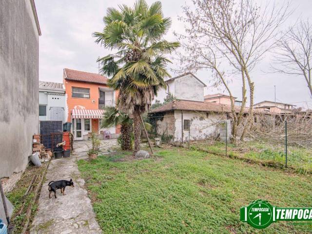 Villa Indipendente in vendita a Bressana Bottarone, Lombardia