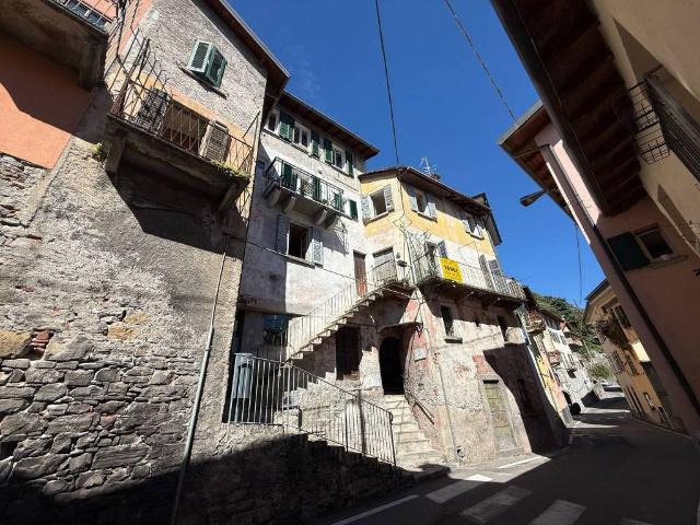 Villa Indipendente in vendita a Brienno, Lombardia
