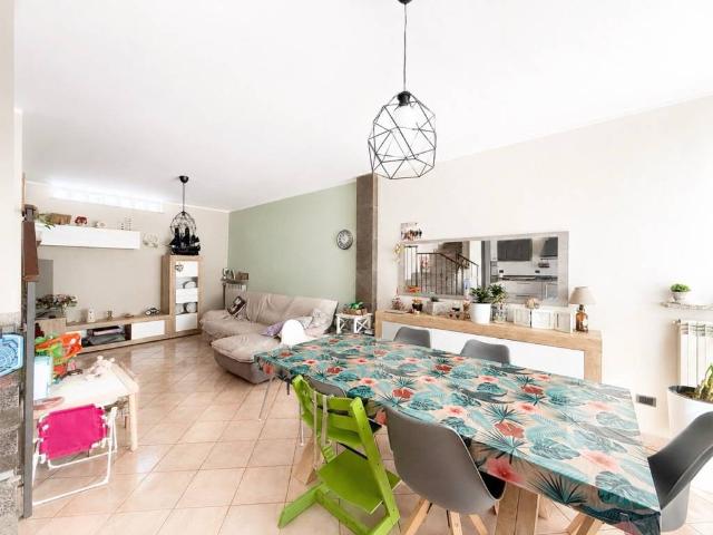 Villa Schiera in vendita a Brignano Gera D'adda, Lombardia