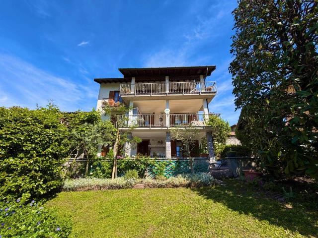 Villa Indipendente in vendita a Comunità Montana Valli del Verbano, Brissago Valtravaglia