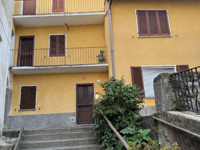 Villa Indipendente in vendita a Comunità Montana Valli del Verbano, Brissago Valtravaglia