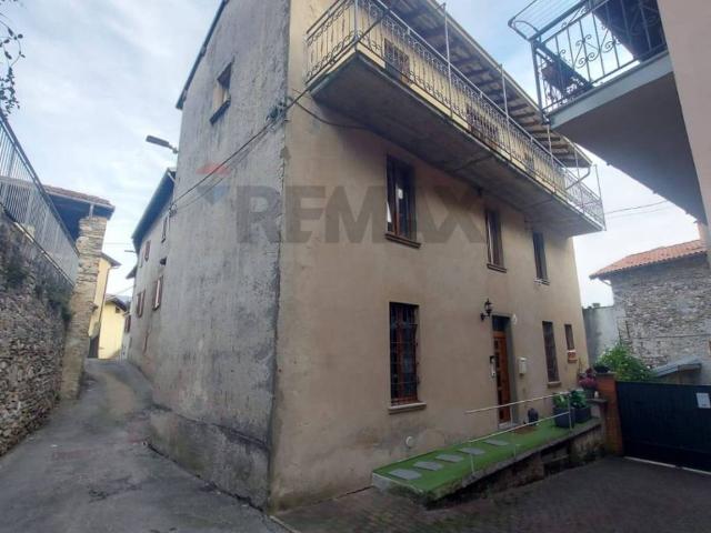 Villa Indipendente in vendita a Comunità Montana Valli del Verbano, Brissago Valtravaglia
