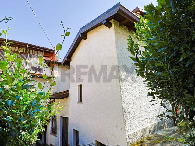 Villa Indipendente in vendita a Comunità Montana Valli del Verbano, Brissago Valtravaglia