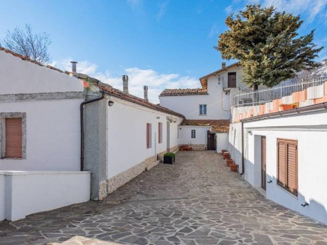 Villa Indipendente in vendita a Brittoli, Abruzzo