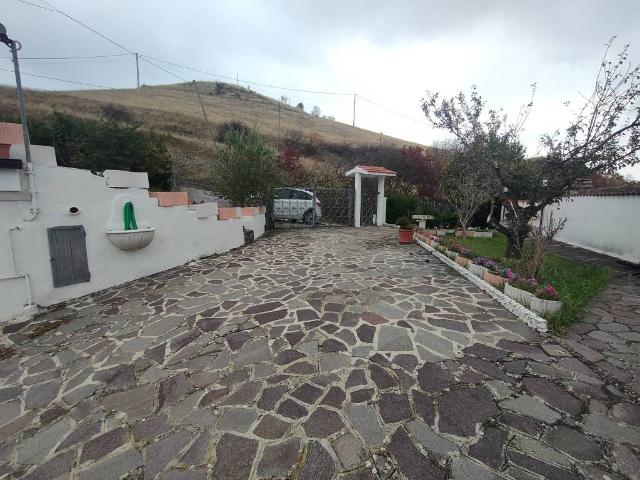 Villa Indipendente in vendita a Brittoli, Abruzzo