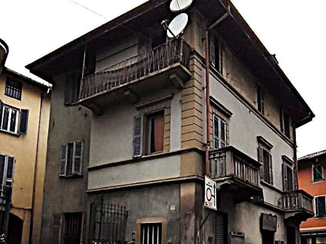 Villa Indipendente in vendita a Vaccarezza Nuova, Brivio