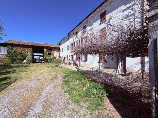 Villa Indipendente in vendita a Broni, Lombardia