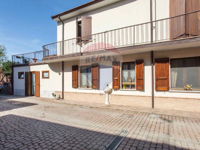 Villa Indipendente in vendita a Broni, Lombardia