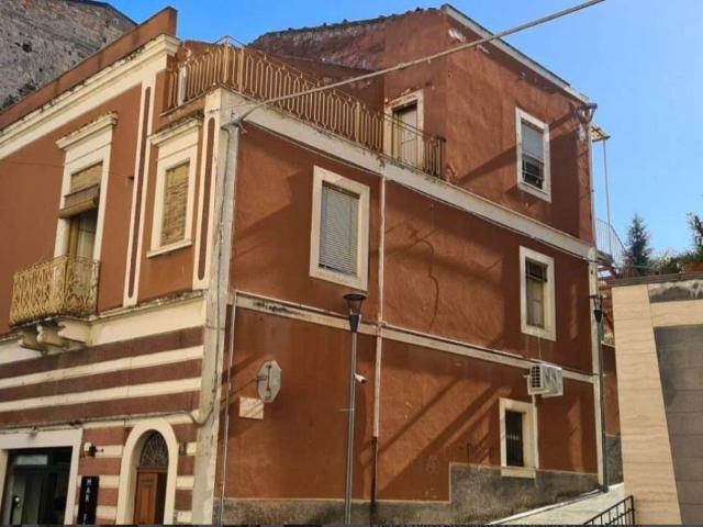 Villa Indipendente in vendita a Bronte, Sicilia