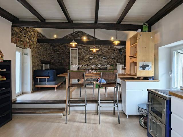 Villa Indipendente in vendita a Brovello-Carpugnino, Piemonte