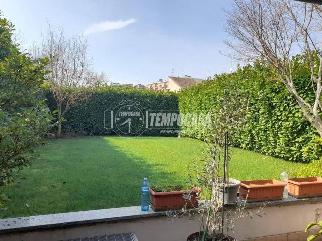 Villa Indipendente in vendita a Brugherio, Lombardia