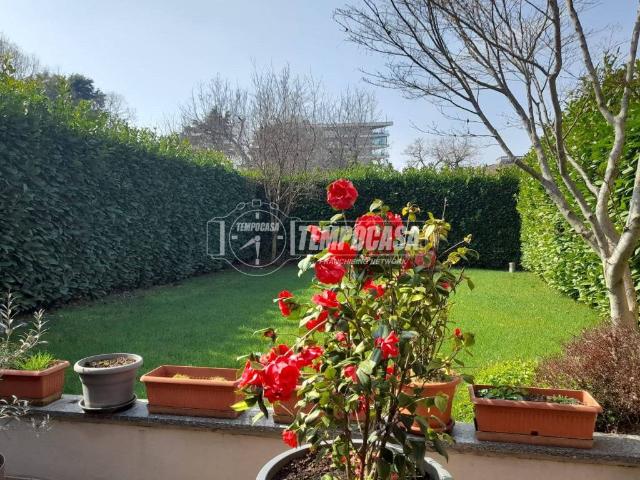 Villa Indipendente in vendita a Brugherio, Lombardia