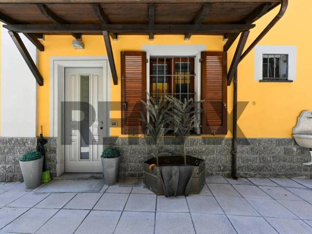 Villa Indipendente in vendita a Moncucco, Brugherio