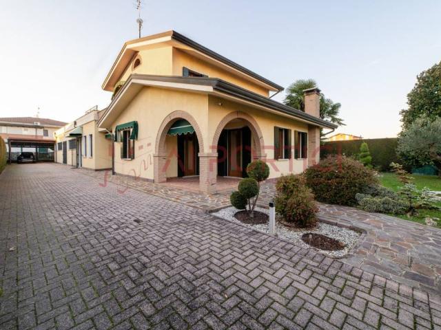 Villa Indipendente in vendita a Campagnola, Brugine