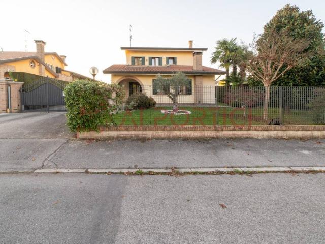 Villa Indipendente in vendita a Campagnola, Brugine