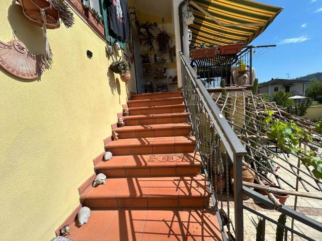 Villa Indipendente in vendita a Brugnato, La Spezia