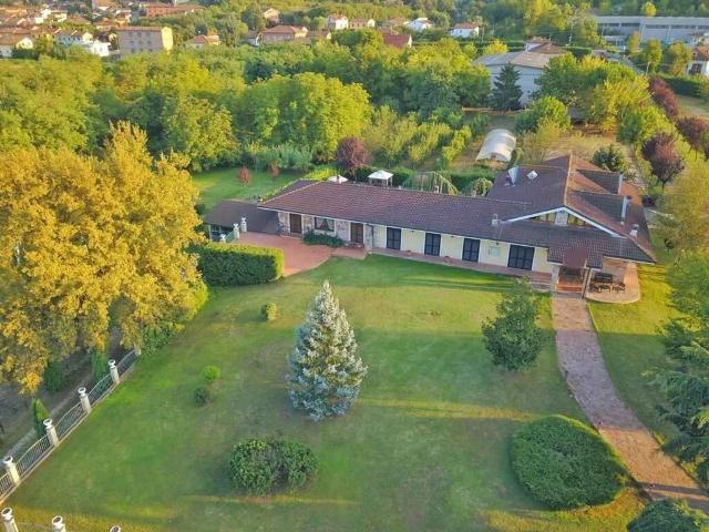 Villa Indipendente in vendita a Piemonte, Asti