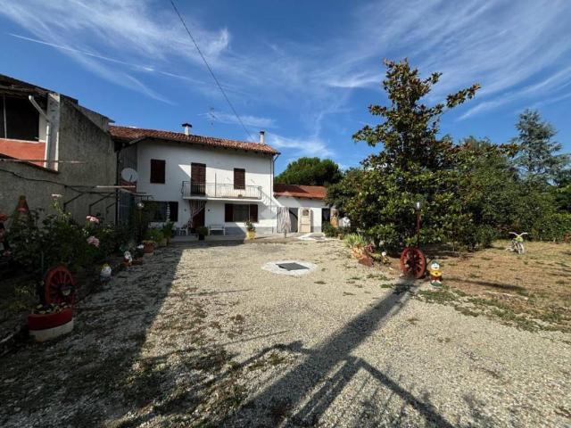 Villa Indipendente in vendita a Piemonte, Asti