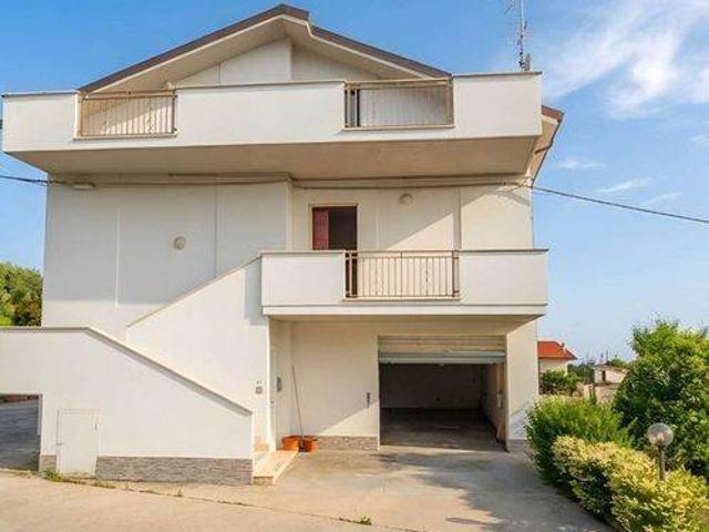 Villa Indipendente in vendita a Bucchianico, Abruzzo