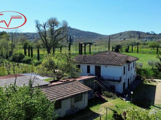 Villa Indipendente in vendita a Bucine, Toscana