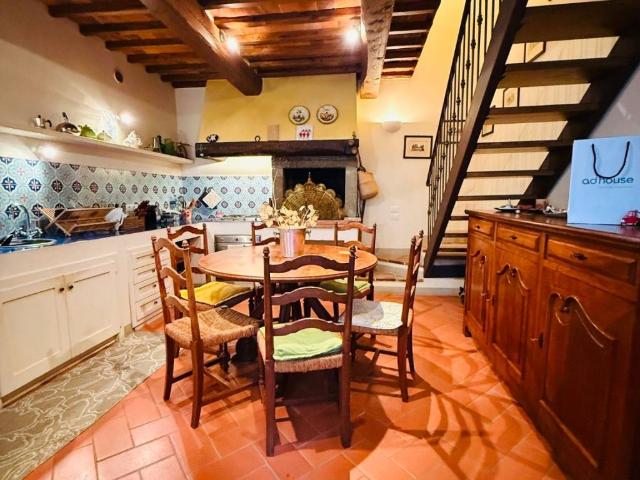 Villa Indipendente in vendita a Bucine, Toscana