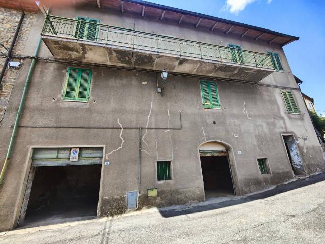 Villa Indipendente in vendita a Bucine, Toscana