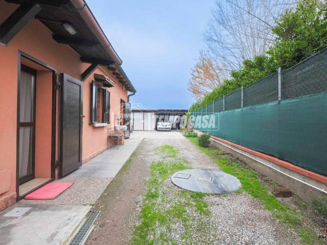 Villa Indipendente in vendita a Budrio, Reggio Emilia