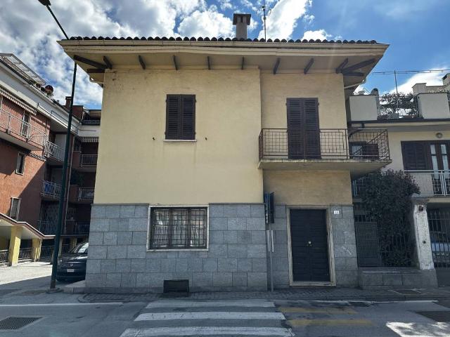 Villa Indipendente in vendita a Madonna del Campanile, Piemonte