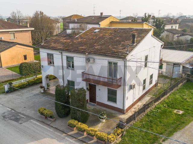 Villa Indipendente in vendita a Polesine Zibello, Busseto