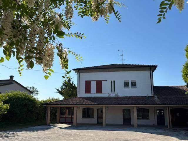 Villa Indipendente in vendita a Polesine Zibello, Busseto