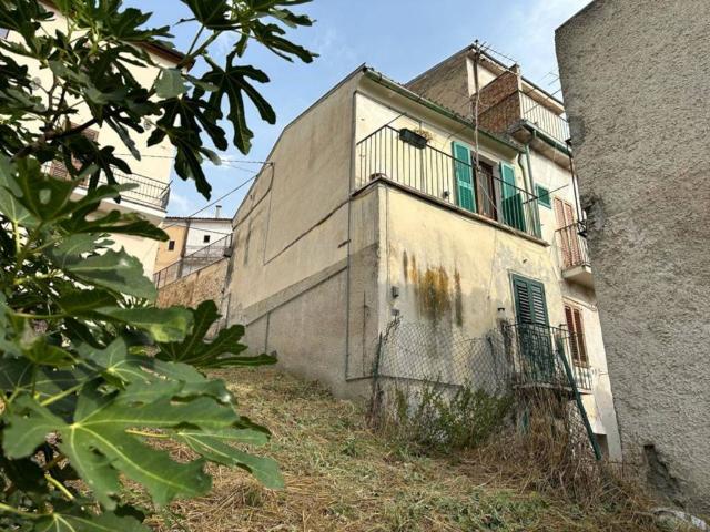 Villa Indipendente in vendita a Bussi Sul Tirino, Abruzzo