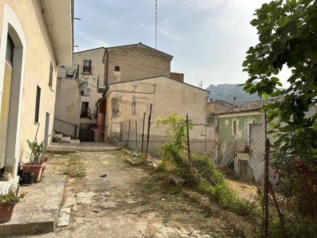 Villa Indipendente in vendita a Bussi Sul Tirino, Abruzzo