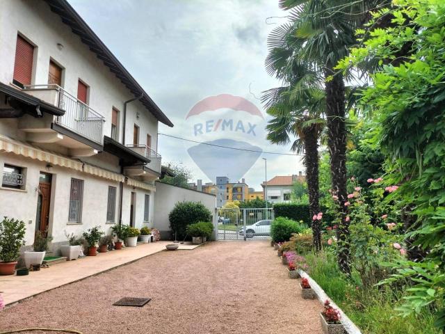 Villa Indipendente in vendita a Sant'Anna, Busto Arsizio