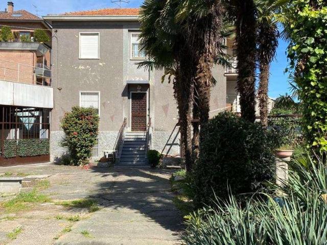 Villa Indipendente in vendita a Busto Arsizio, Lombardia
