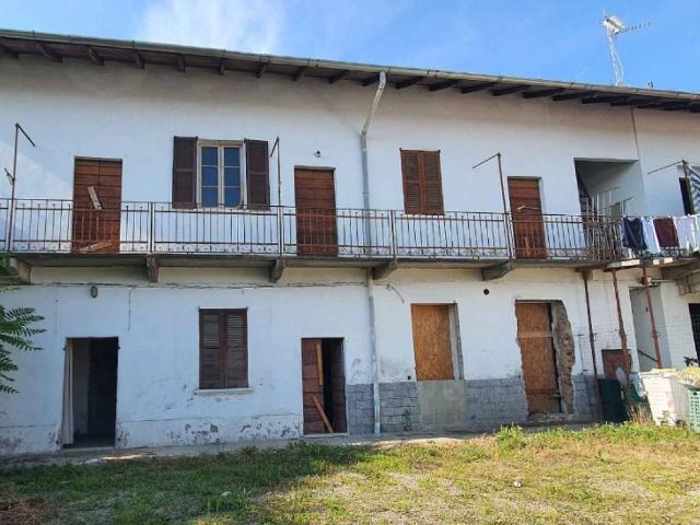 Villa Indipendente in vendita a Busto Arsizio, Lombardia