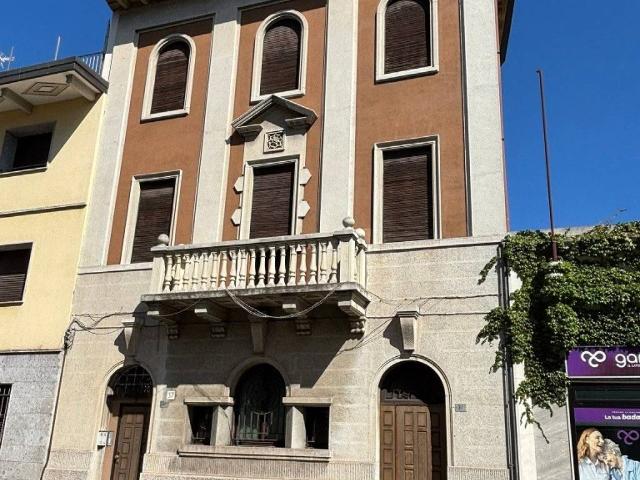 Villa Indipendente in vendita a Busto Arsizio, Lombardia
