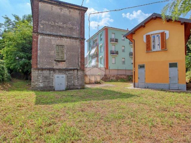 Villa Indipendente in vendita a Sant'Edoardo, Busto Arsizio