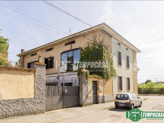 Villa Indipendente in vendita a Santi Apostoli, Busto Arsizio
