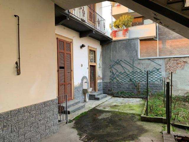 Villa Indipendente in vendita a Frati, Busto Arsizio