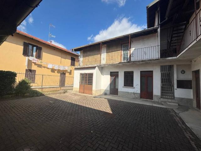 Villa Indipendente in vendita a Busto Arsizio, Lombardia