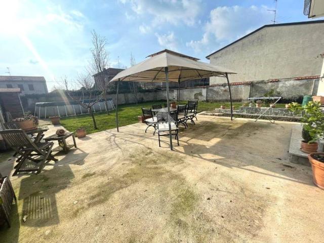 Villa Indipendente in vendita a Busto Garolfo, Lombardia
