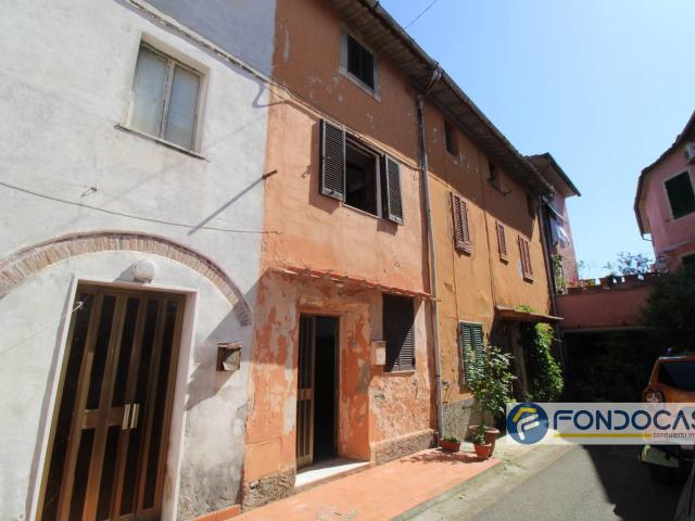 Villa Indipendente in vendita a Cascine di Buti, Buti