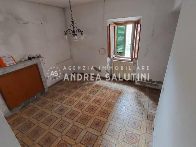 Villa Indipendente in vendita a Buti, Toscana