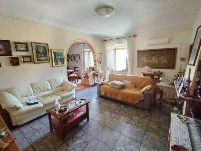 Villa Indipendente in vendita a Cascine di Buti, Buti