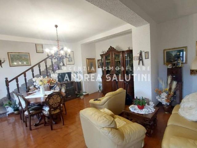 Villa Indipendente in vendita a Cascine di Buti, Buti